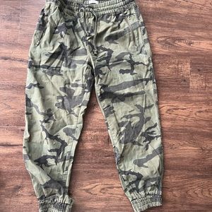 Aritzia Alix Pant (L) - never worn